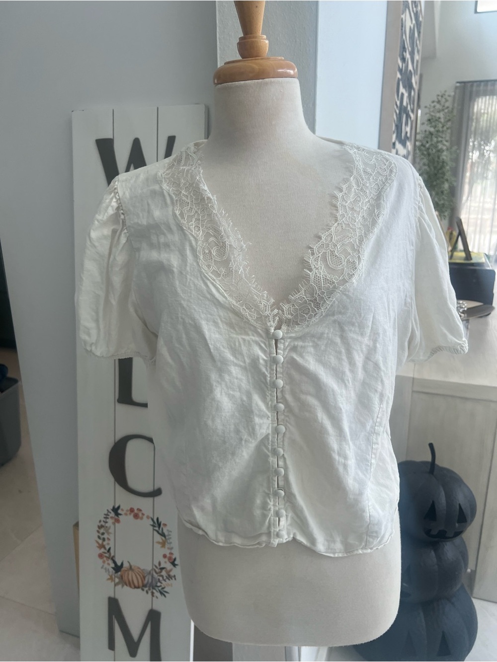 GAP White Lace-Trim Button Front Blouse